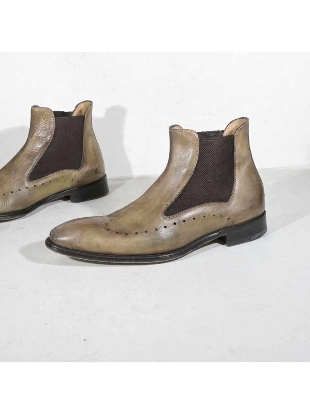 Brown Leather Perforated Wingtip Chelsea Ankle Boots Brogue UK 9, US 9.5 - 10 - Picture 1 of 7